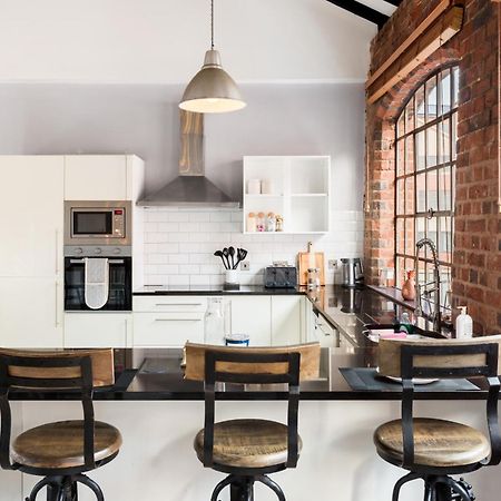 High End Luxury Townhouse In Jq, 4 Bedrooms, Flat Screen Tv In All Rooms, Free Parking, Near Birmingham City Centre Deposit Required 외부 사진