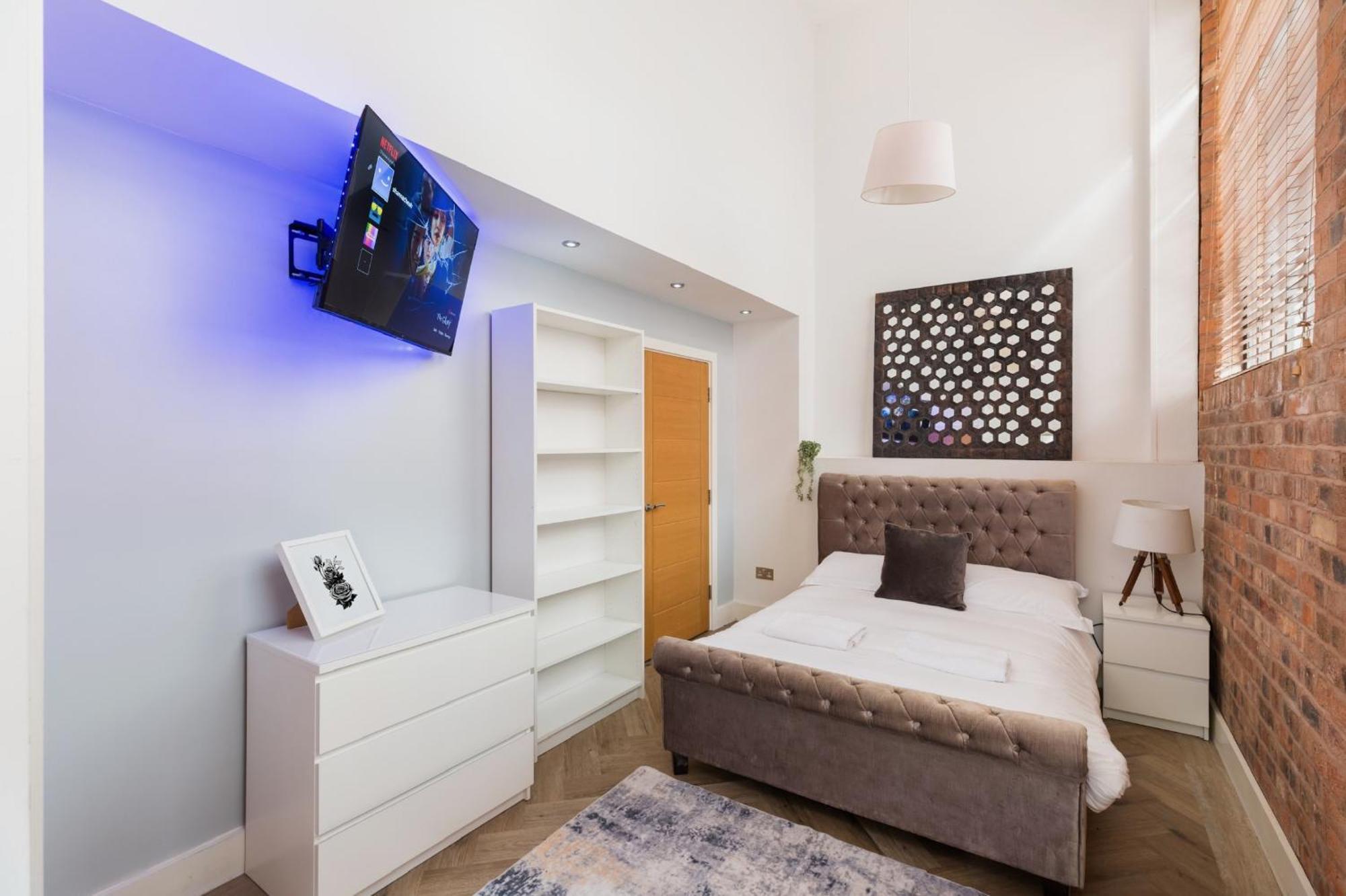 High End Luxury Townhouse In Jq, 4 Bedrooms, Flat Screen Tv In All Rooms, Free Parking, Near Birmingham City Centre Deposit Required 외부 사진