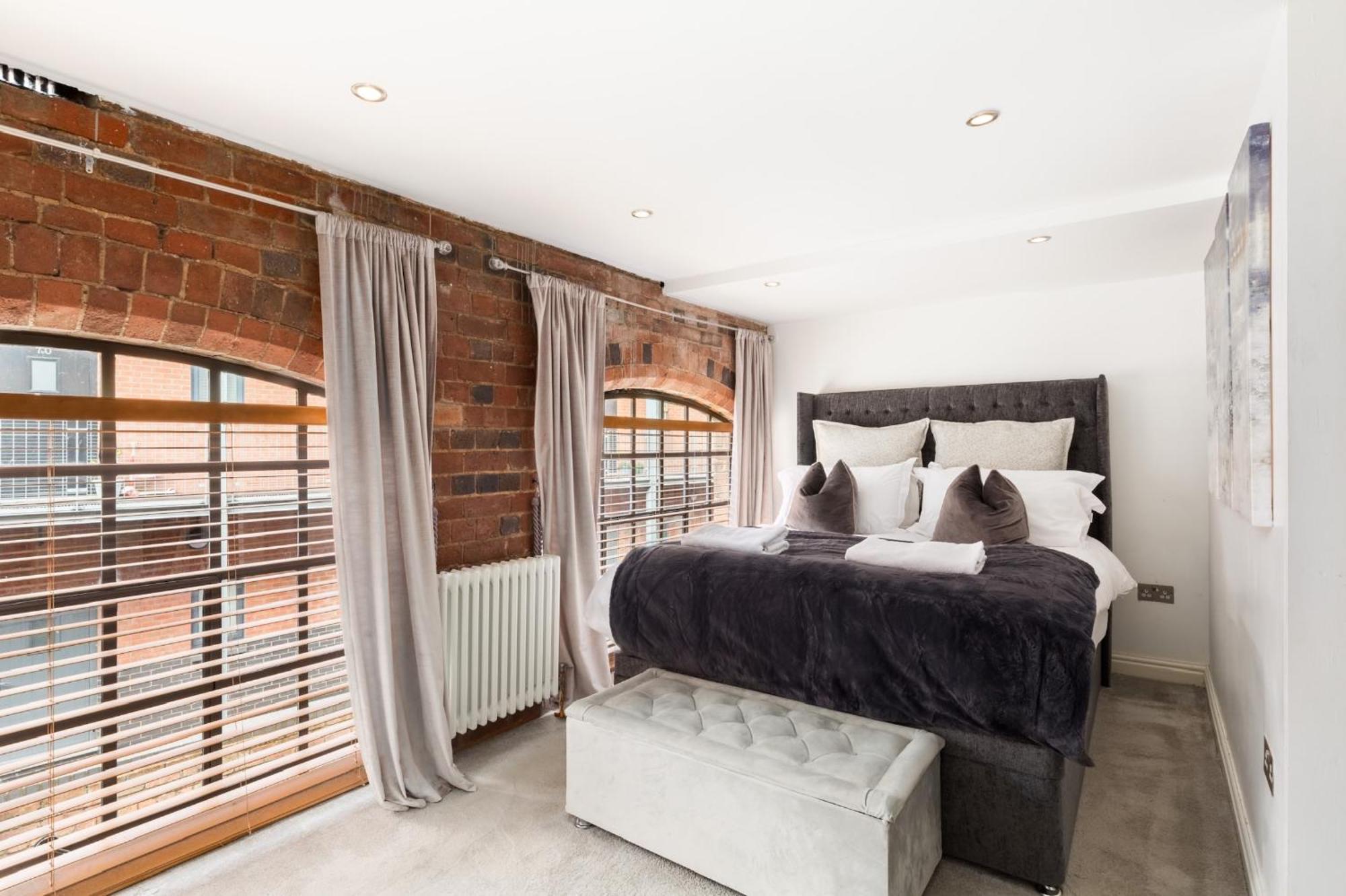 High End Luxury Townhouse In Jq, 4 Bedrooms, Flat Screen Tv In All Rooms, Free Parking, Near Birmingham City Centre Deposit Required 외부 사진