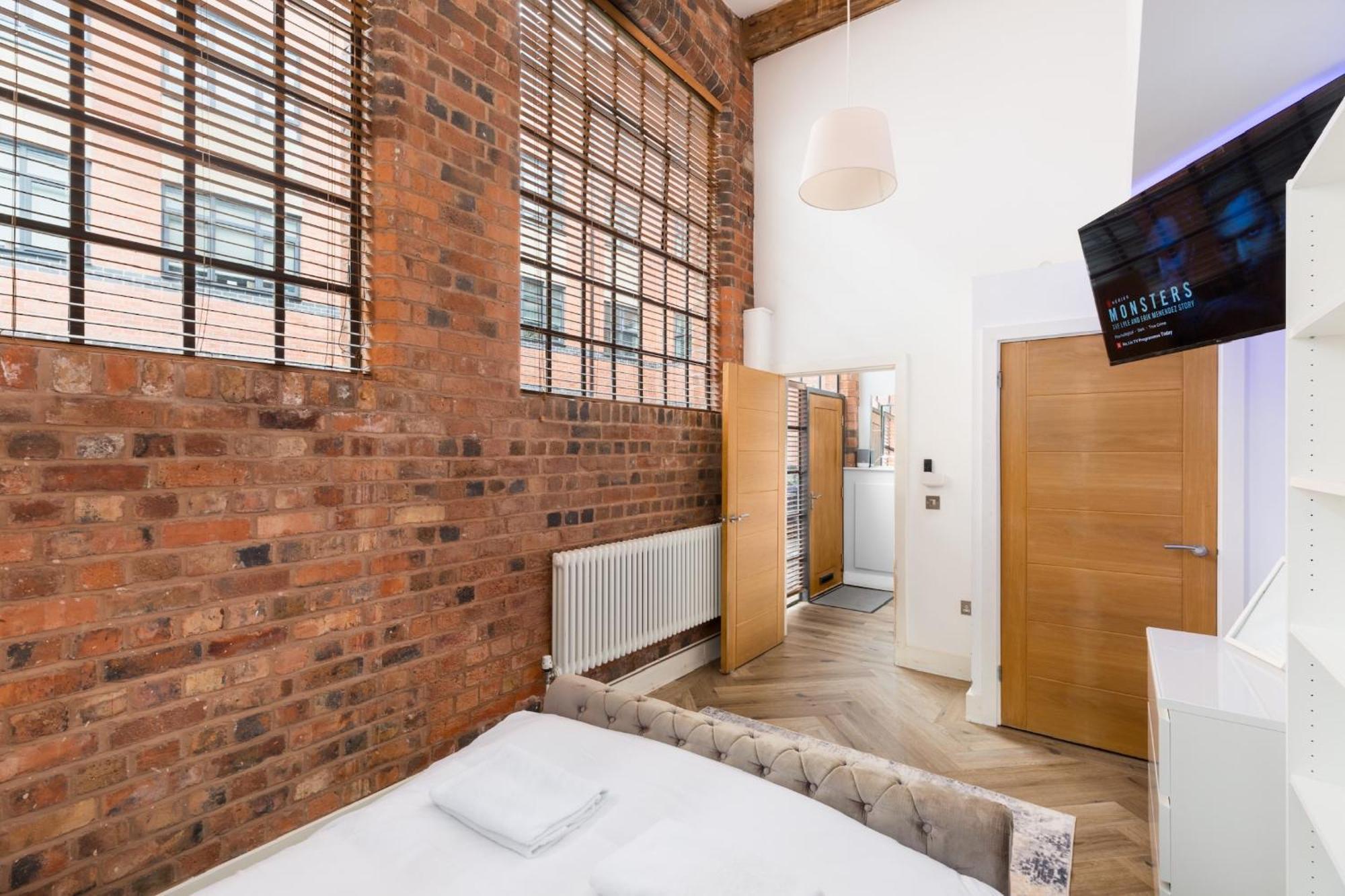 High End Luxury Townhouse In Jq, 4 Bedrooms, Flat Screen Tv In All Rooms, Free Parking, Near Birmingham City Centre Deposit Required 외부 사진