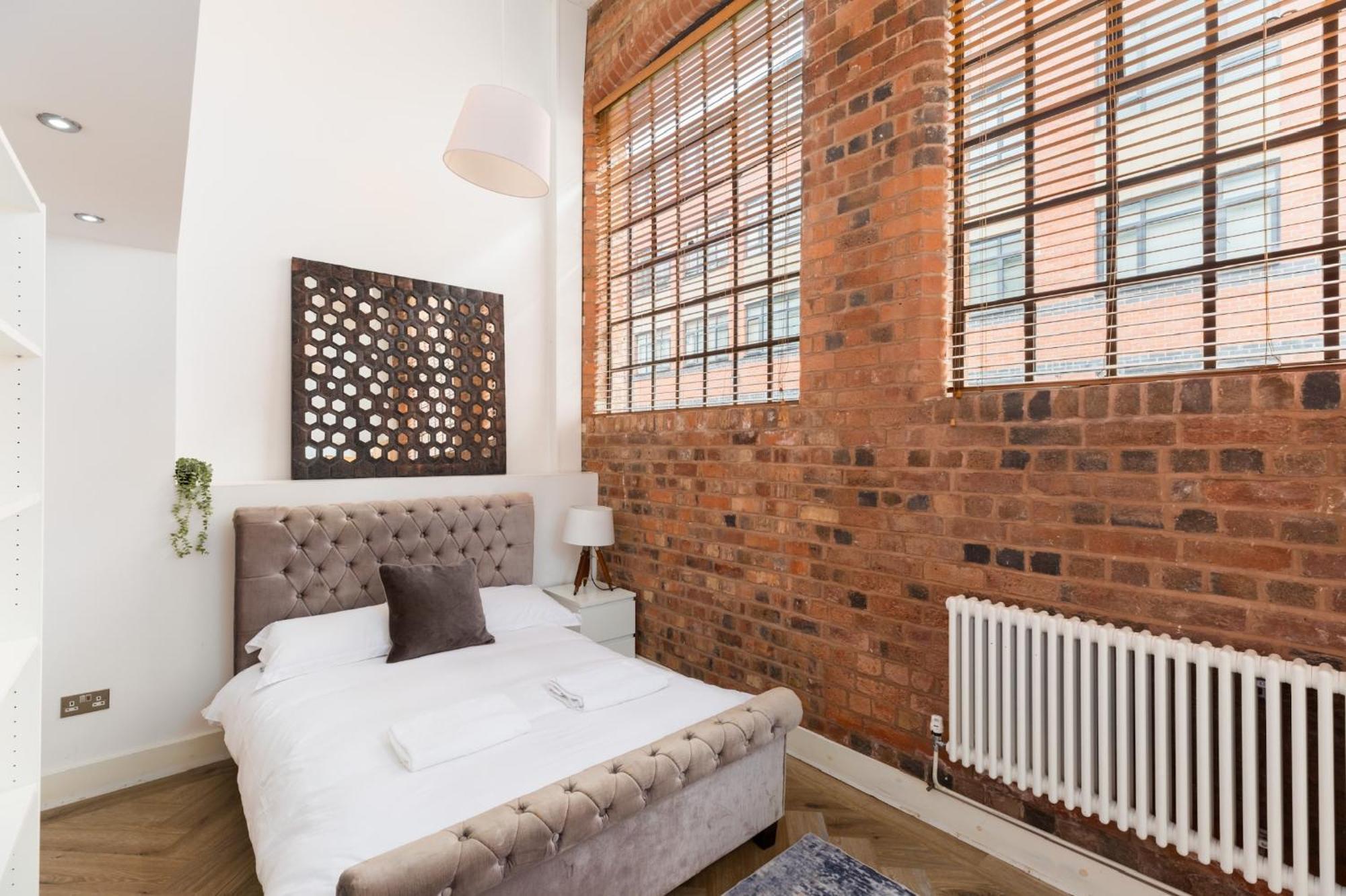 High End Luxury Townhouse In Jq, 4 Bedrooms, Flat Screen Tv In All Rooms, Free Parking, Near Birmingham City Centre Deposit Required 외부 사진