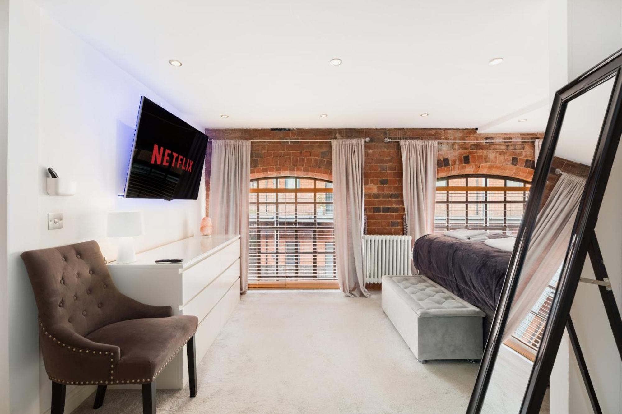 High End Luxury Townhouse In Jq, 4 Bedrooms, Flat Screen Tv In All Rooms, Free Parking, Near Birmingham City Centre Deposit Required 외부 사진